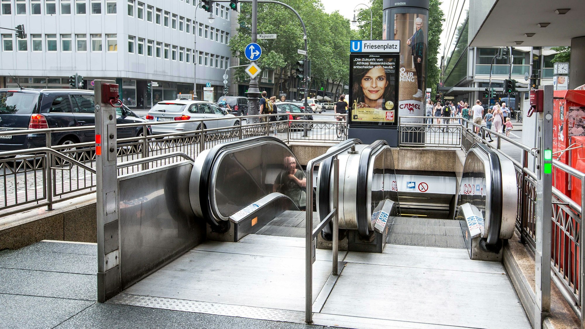 Eine der Rolltreppen am Friesenplatz.