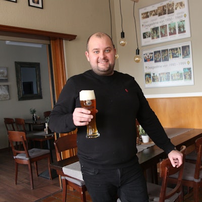 Das Foto zeigt den Gastronom Micha Bury