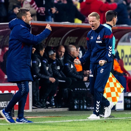 Neuer FC Trainer Timo Schultz jubelt nach dem 1:0 Tor für Köln Spiel 1.Bl 1.FC Köln vs. 1.FC Heidenheim