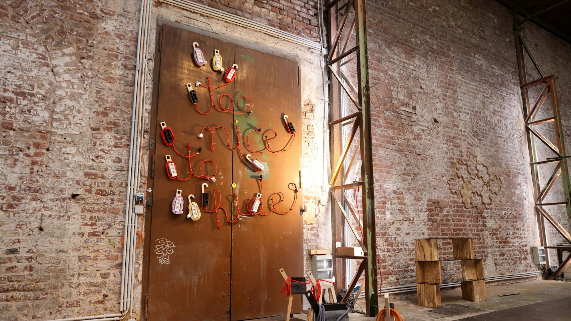 Die Installation „Too nice to hide“ in der Rufffactory.