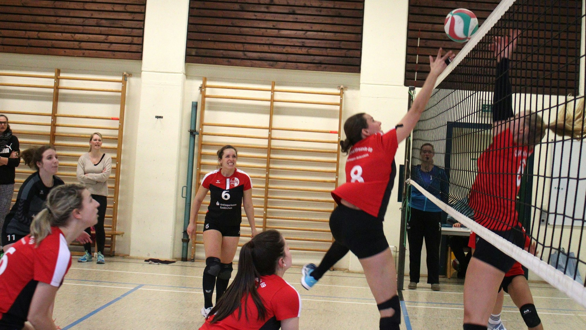 13.1.24
Die SG Marmagen-Nettersheim verliert gegen den DTV Südwest Köln II in der Volleyball-Landesliga.