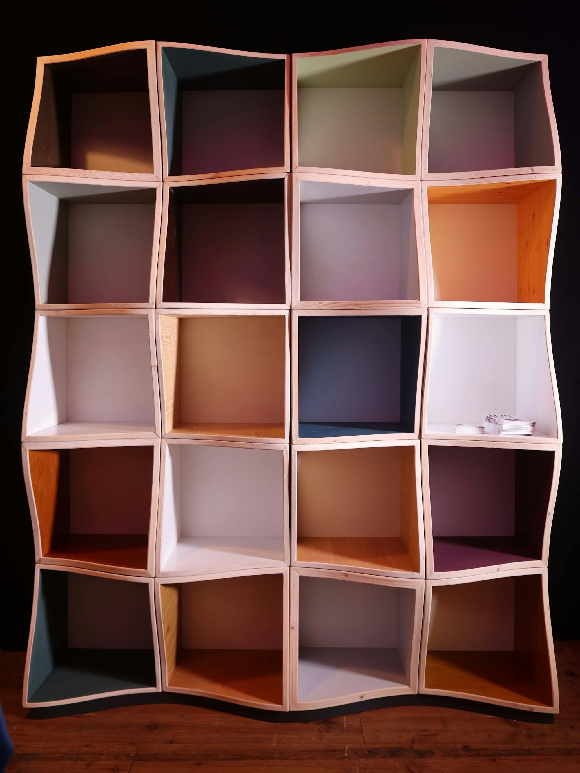 Regal von Oliver Schübbe.