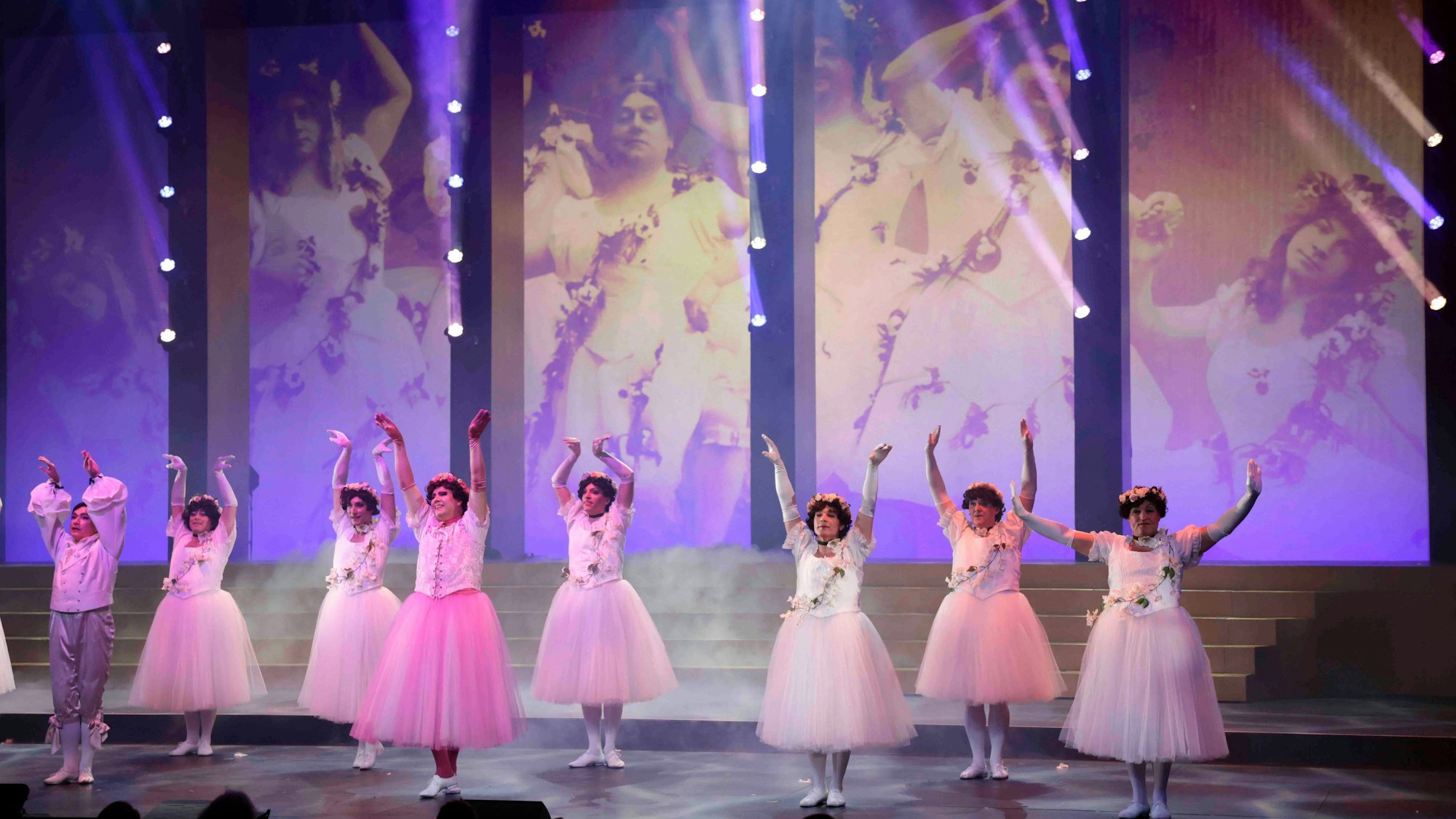 Szene aus dem Divertissementchen "Zillche En Jefahr“ der Cäcilia Wolkenburg 2024