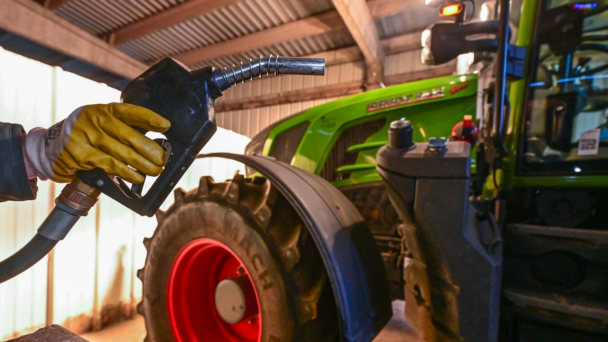 Weil der Treibstoff auch aus Abfällen aus der Gastronomie hergestellt wird, spricht man auch von Recycling-Diesel.