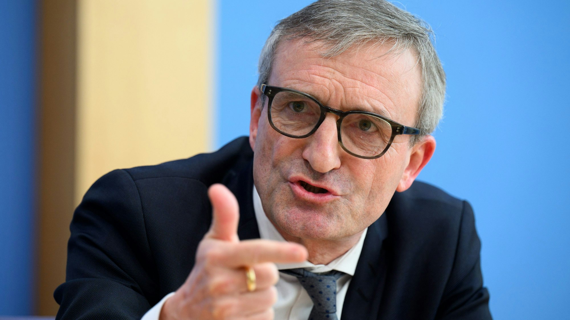 08.01.2024, Berlin: Thomas Geisel, ehemaliger SPD-Oberbürgermeister von Düsseldorf, äußert sich bei der Vorstellung der Partei "Bündnis Sahra Wagenknecht - für Vernunft und Gerechtigkeit" (BSW) in der Bundespressekonferenz.