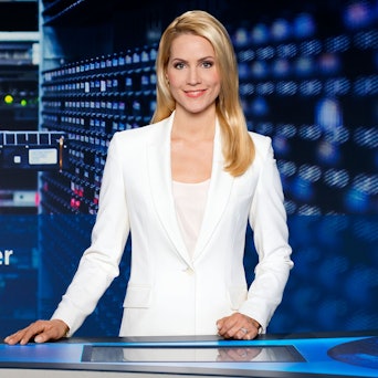 Judith Rakers spricht die Tagesschau.
