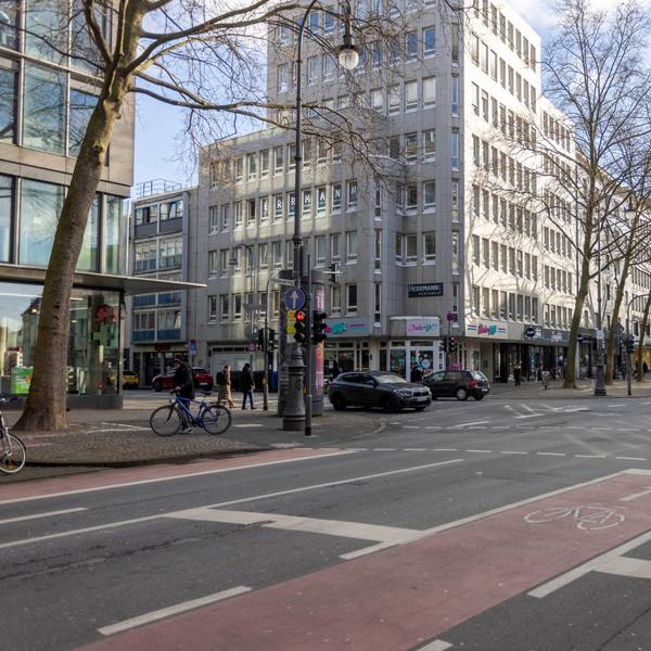 Am Hohenstaufenring, auf Höhe der Schaafenstraße, wird die Bühne stehen.