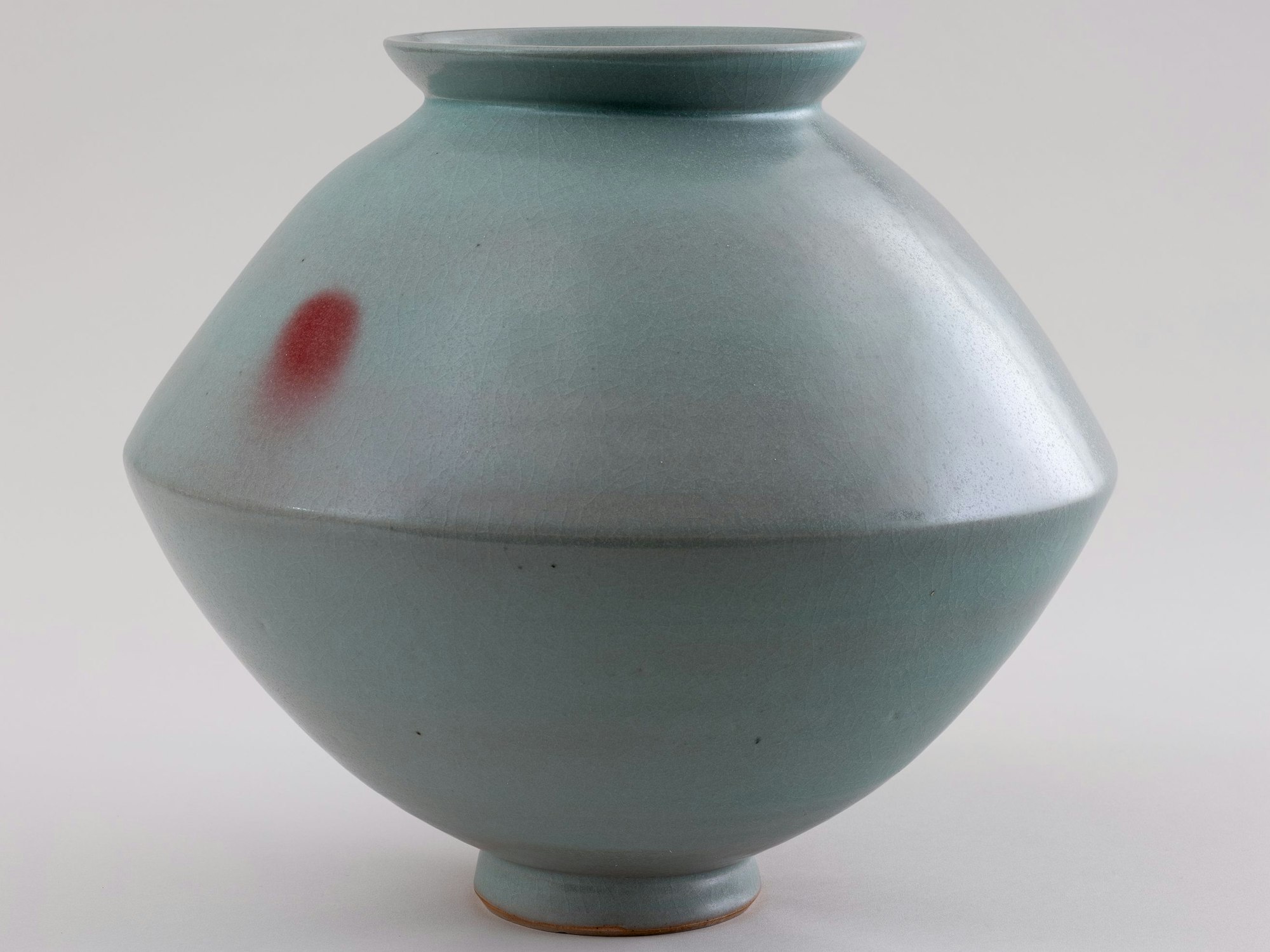 Museum für Ostasiatische Kunst, Köln, MOK, Spindelvase, Steinzeug, Young-Jae Lee, 2018, Inv.Nr. F 2024,2
Copyright Young-Jae Lee