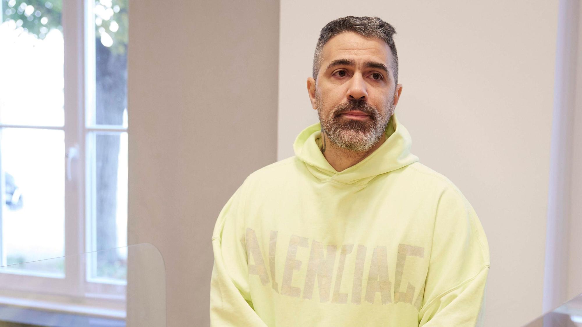 Bushido steht im Oberlandesgericht bei der Fortsetzung eines Zivilprozesses zwischen ihm und A.-Ch. um eine Wohnanlage in Rüdersdorf (Märkisch-Oderland).