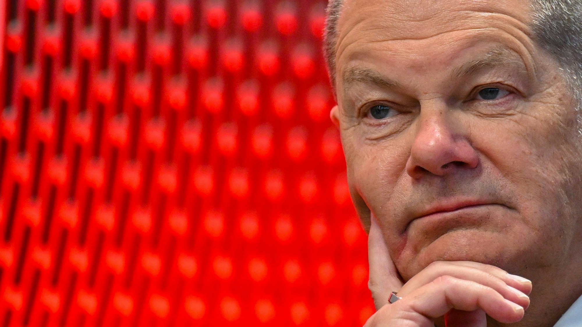 Kanzler Olaf Scholz lobt die Demonstrationen „gegen Rassismus und Hetze“ in den letzten Tagen in Deutschland.