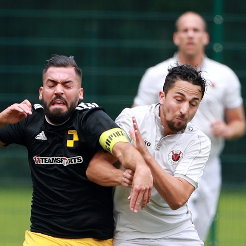 Viktoria Köln II vs. Deutz 05
Fußball Herren
Landesliga 1
von links: Telmo Pires Teixeira (Deutz), Cemal Kaldirim (Viktoria)
03.06.2018
Herbert Bucco