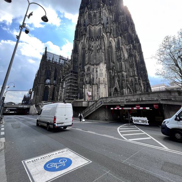 Die Ausfahrt der Garage am Dom an der Trankgasse ist bereits länger gesperrt und wird derzeit nur vom Hotel Excelsior Ernst genutzt.