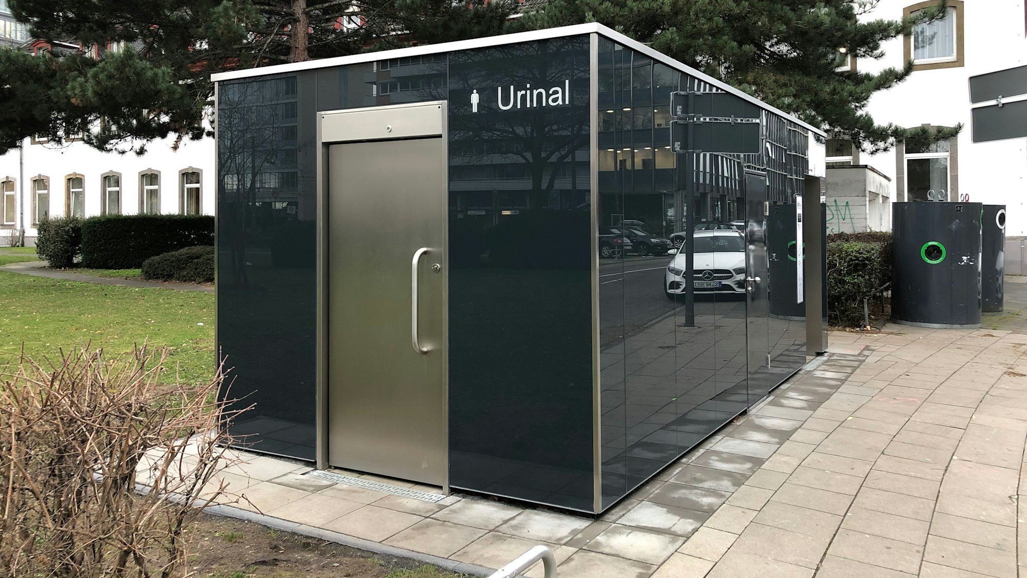 Beispiel einer modernen City-Toilette.