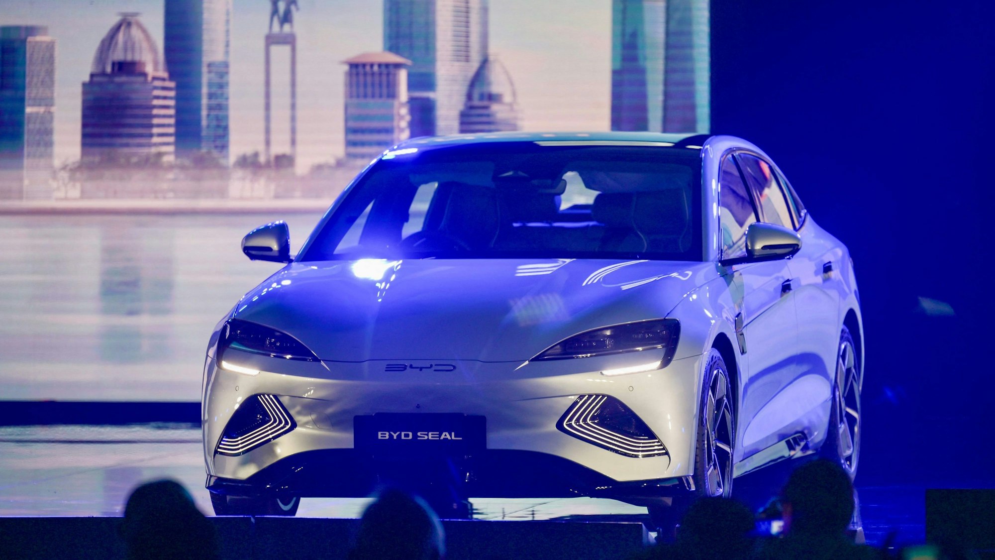 Eine Wagen der chinesischen Marke BYD