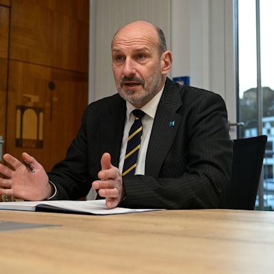 Das Foto zeigt den Overather Bürgermeister Christoph Nicodemus