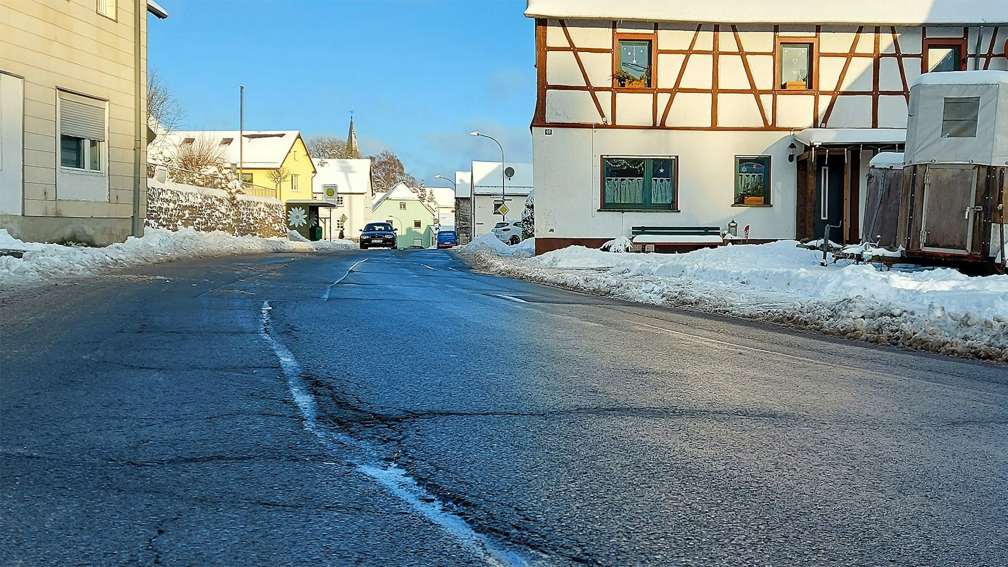 Das Bild zeigt die Nürburgstraße in Blankenheimerdorf.