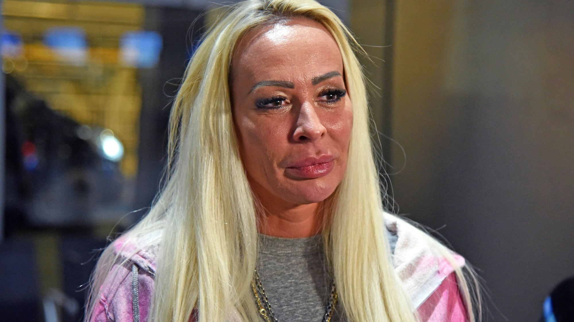 Cora Schumacher vor dem Abflug nach Australien. In der Sendung hat sie bisher viel aus ihrem Privatleben preisgegeben.