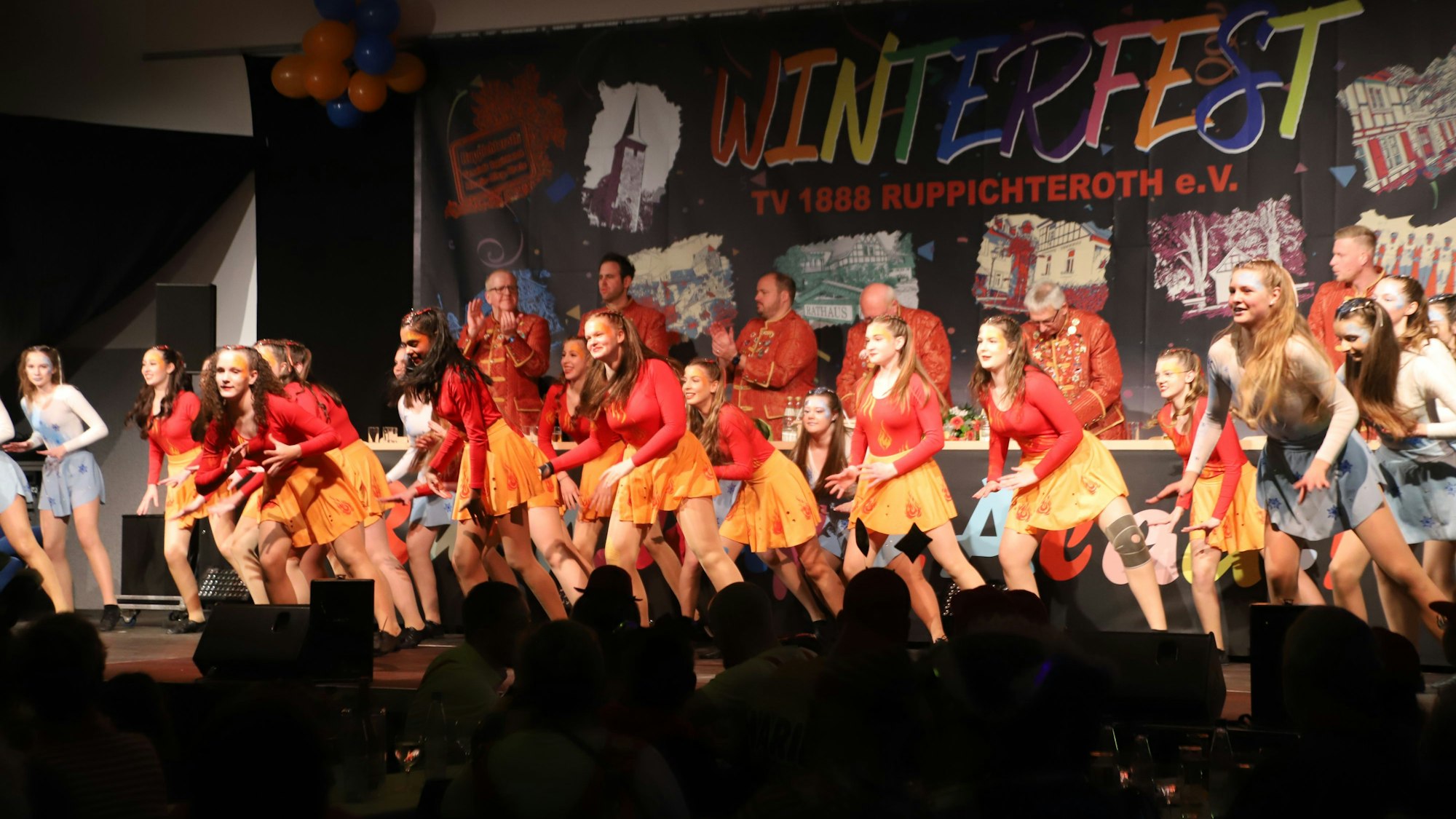 Die Bröltalpänz legten beim Winterfest in der Bröltalhalle einen fulminanten Auftritt hin.