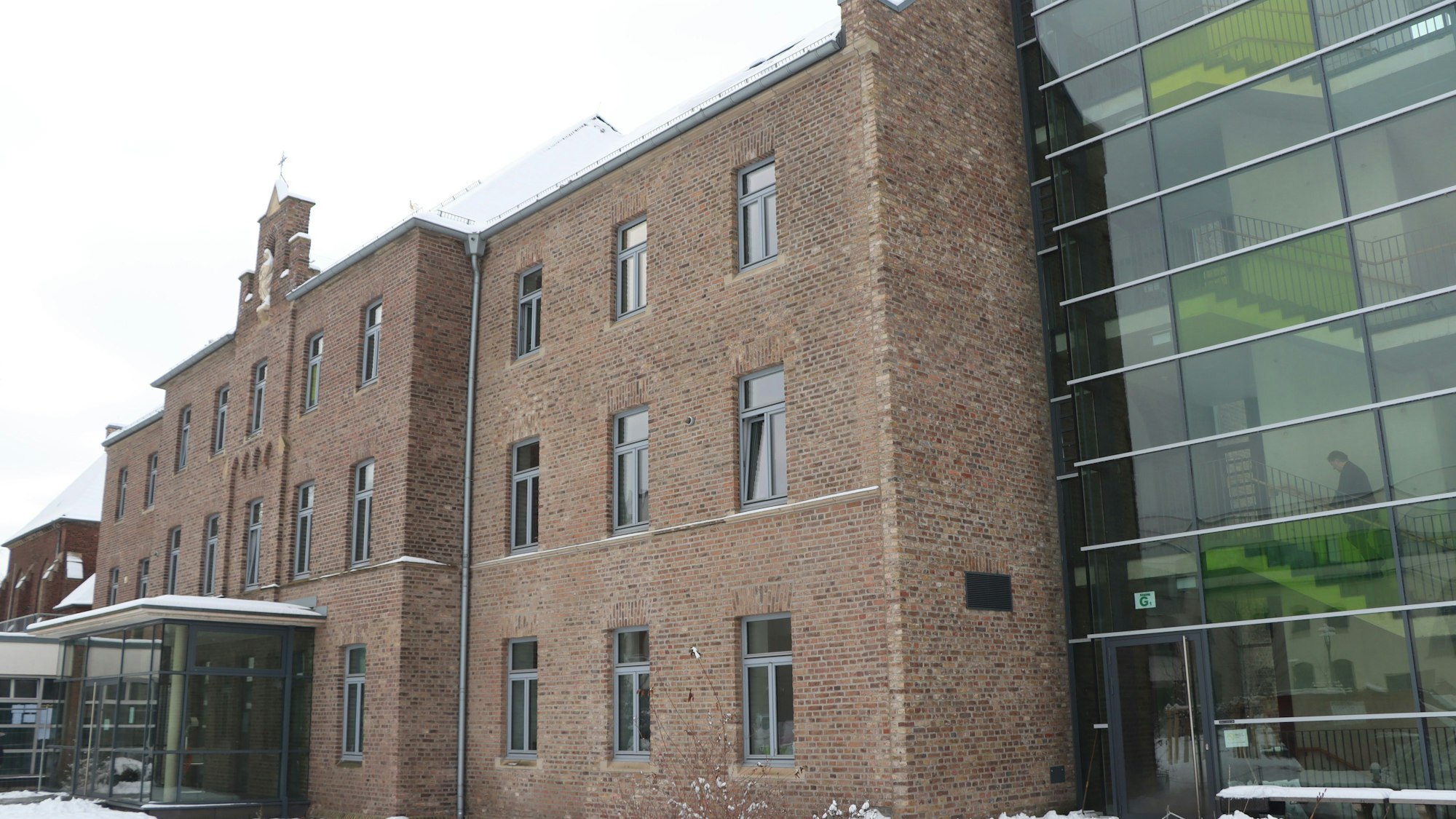 Leitungswasser füllte am Neujahr den Keller dieses Gebäudes und zerstörte die Elektronik.