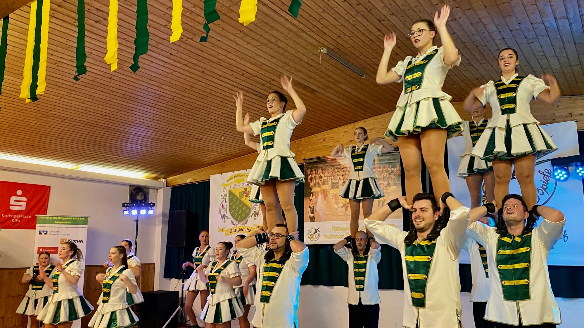 So sah es auf der Stehsitzung der Vochemer Ölligspiefe 2023 aus. Am 20. Januar 2024 wurde die Veranstaltung im Schützenhaus Brühl-Vochem nach einer Drohung abgesagt.