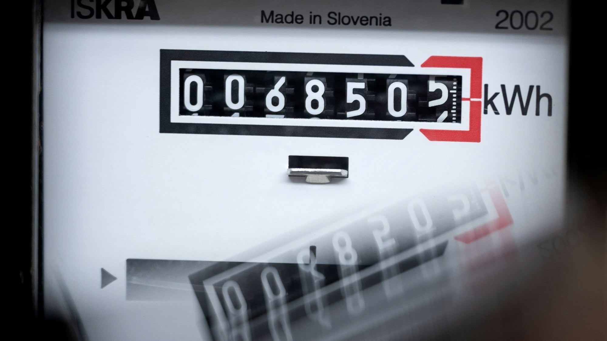 Nachdem der Bundeszuschuss für die Netzentgelte wegfällt, klettern die Preise für Strom bei der Rheinenergie wieder.