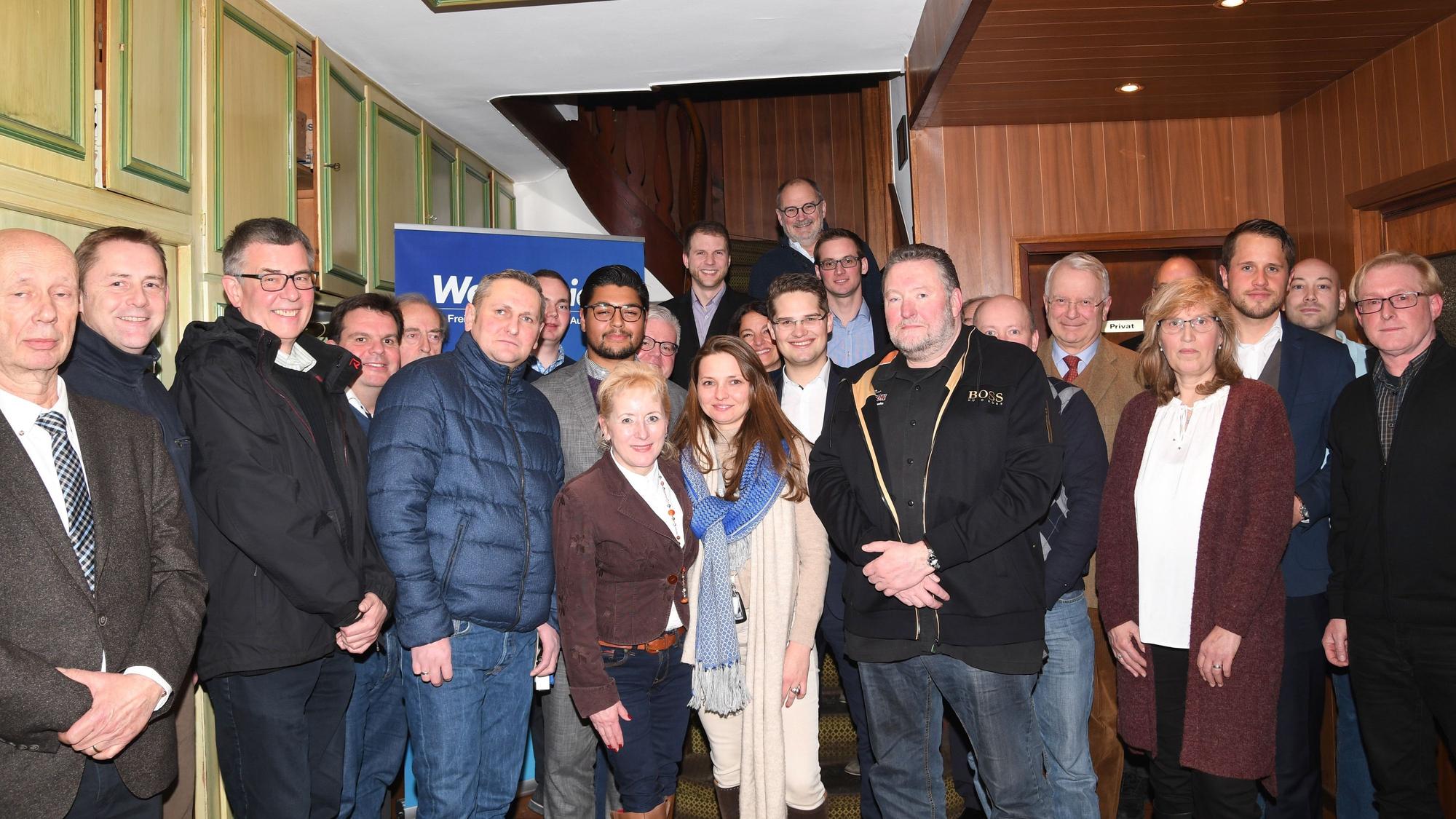 Gründung des Regionalverbandes Bergisches Land der Werteunion am 24.1.2019 im "Haus Waidmannsheil" in Kürten-Miebach, auf dem Foto u.a. Diego Faßnacht, Simone Baum, Timo Stein, Dr. Christian Kauer, Hubertus Prinz zu Sayn-Wittgenstein (Vorsitzender CDU Odenthal). Marc Beer (CDU Kürten; Christian Klicki (CDU Wermelskirchen), Alexander Willms (Overath), Ulli Heutz (Kreistag CDU), Torsten Jungbluth (Kreistag, Gruppe "mitterechts", Udo Kellmann. Foto von sb mit der Kamera von Udo Kellmann