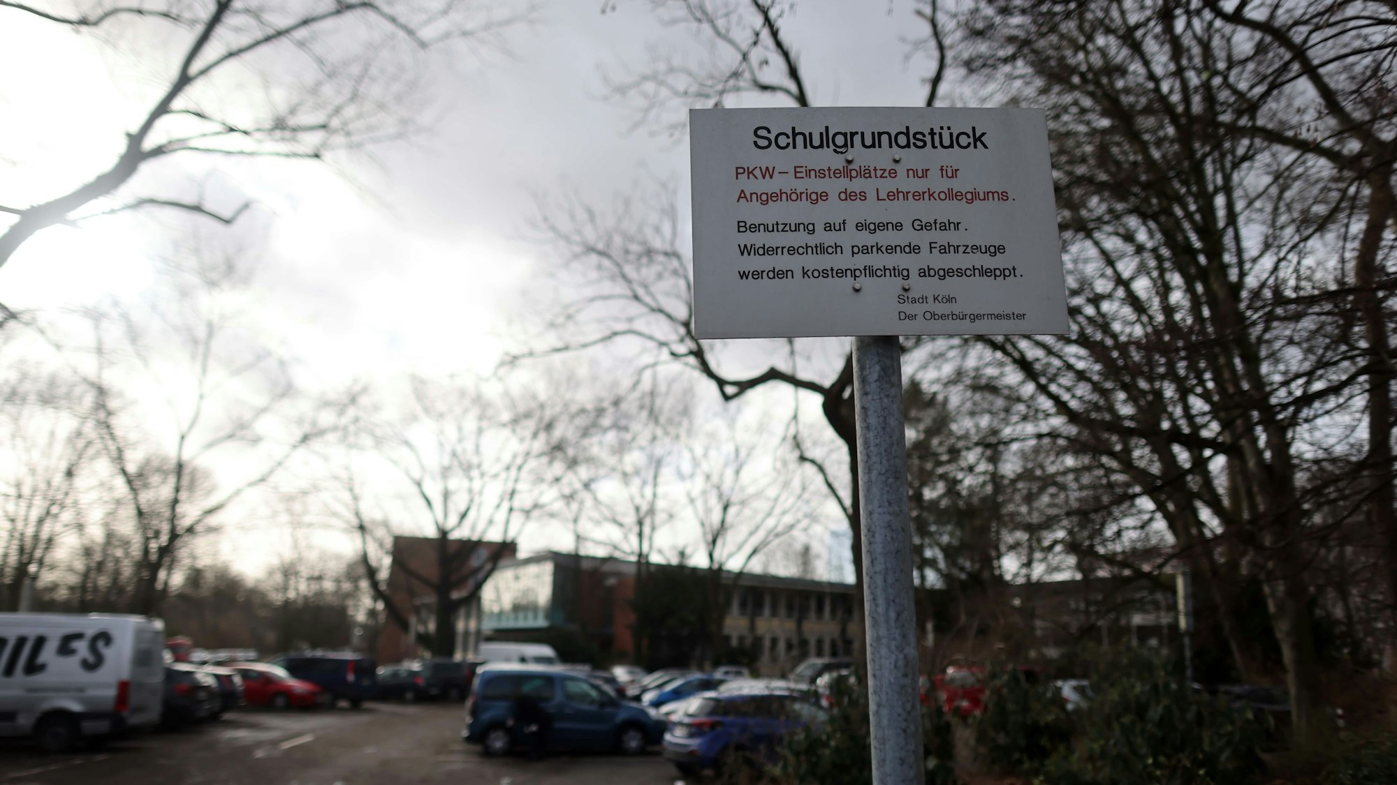 Köln, RSK, Lehrerparkplatz des Gymnasiums Kreuzgasse an der Vogelsanger Straße