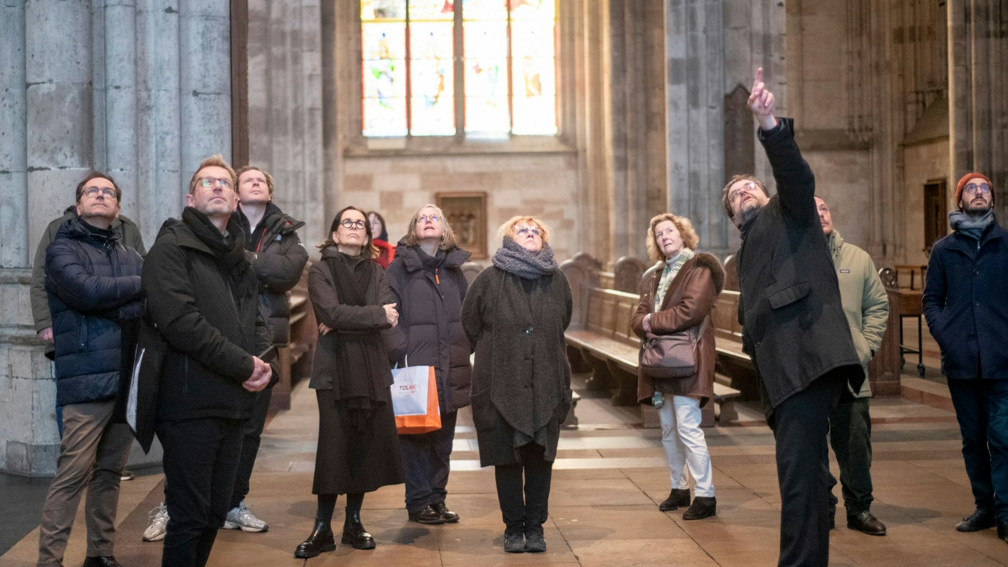 Köln, Dom, Kolloquium Internationaler Kunstwettbewerb Kölner Dom mit allen teilnehmenden Künstler*innen, der Jury und den Organisatoren, Führung durch den Dom, 23.01.2024