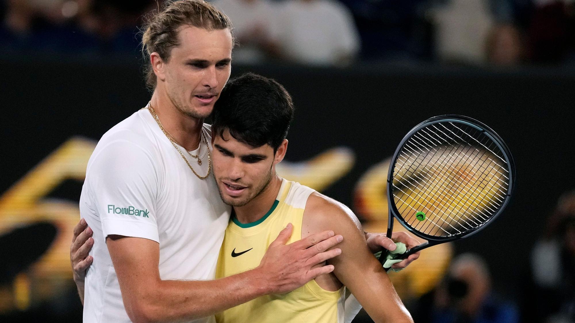 Am Ende gab es für Alexander Zverev auch die Gratulation von Carlos Alcaraz.