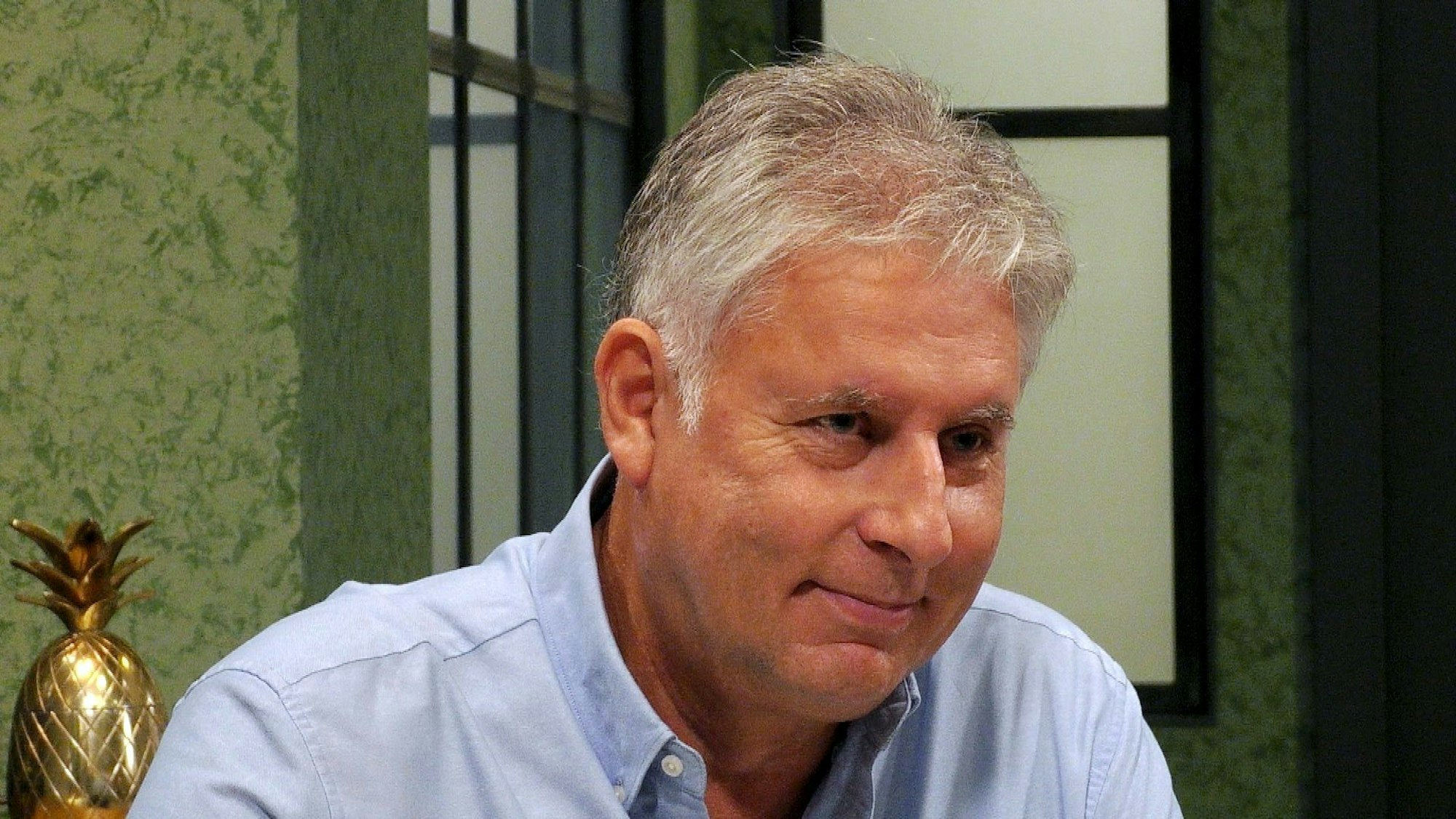 Porträt: Franz Steinfort bei „Promi First Dates“.