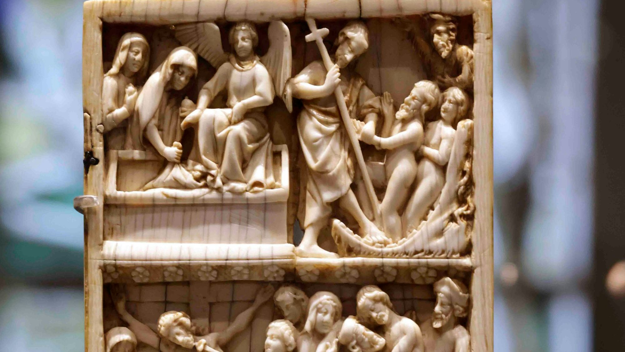 Neuerworbene Elfenbeinschnitzereien aus der Zeit der gotischen Kathedralen sind nun im Museum Schnütgen zu sehen.