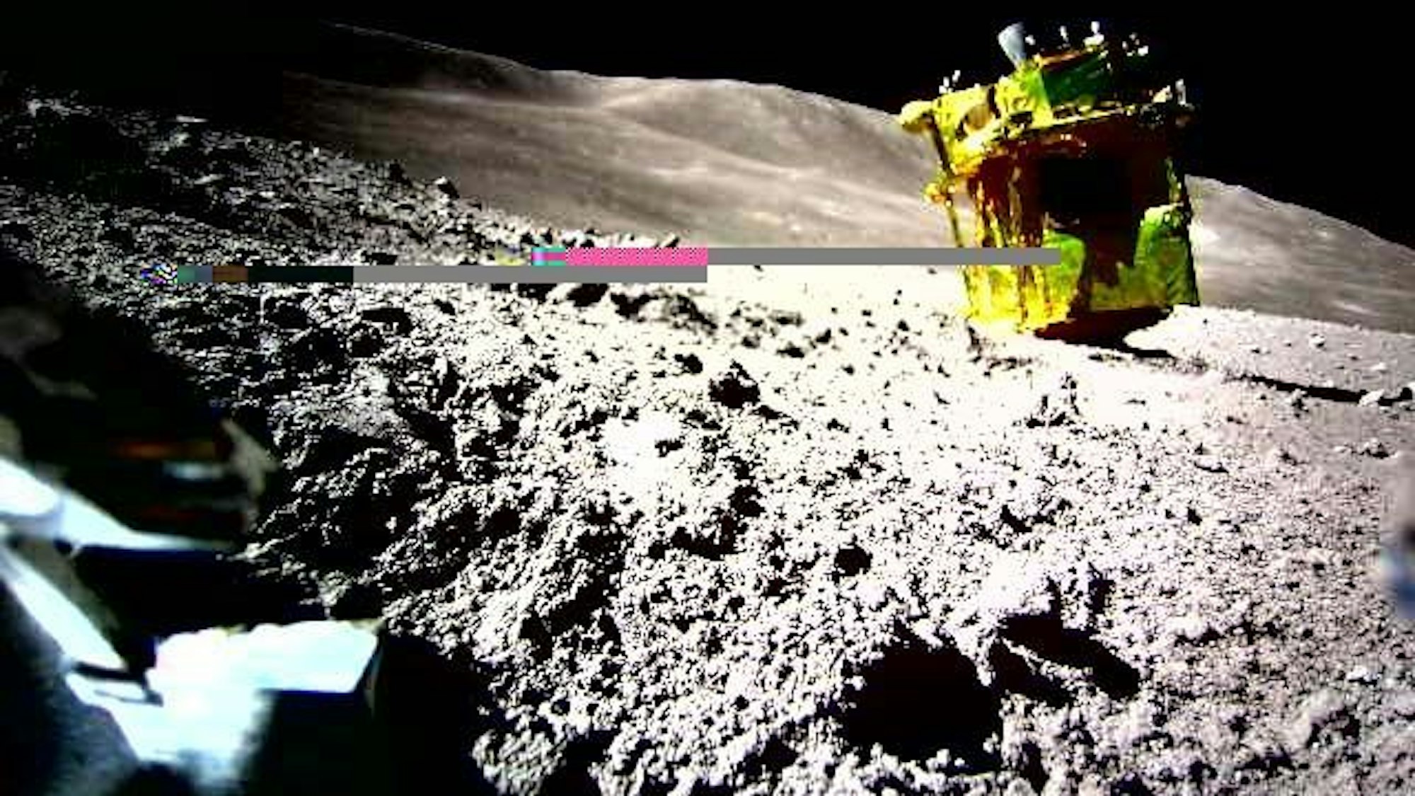 Die japanische Weltraumsonde SLIM ist auf dem Mond gelandet, die Weltraumbehörde Jaxa veröffentlichte Bilder am Donnerstag (25. Januar)