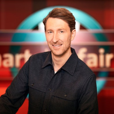 Louis Klamroth hat „Hart aber fair“ von Frank Plasberg übernommen. Im Nachhinein scheint es so, als sei nicht immer alles einvernehmlich gelaufen.