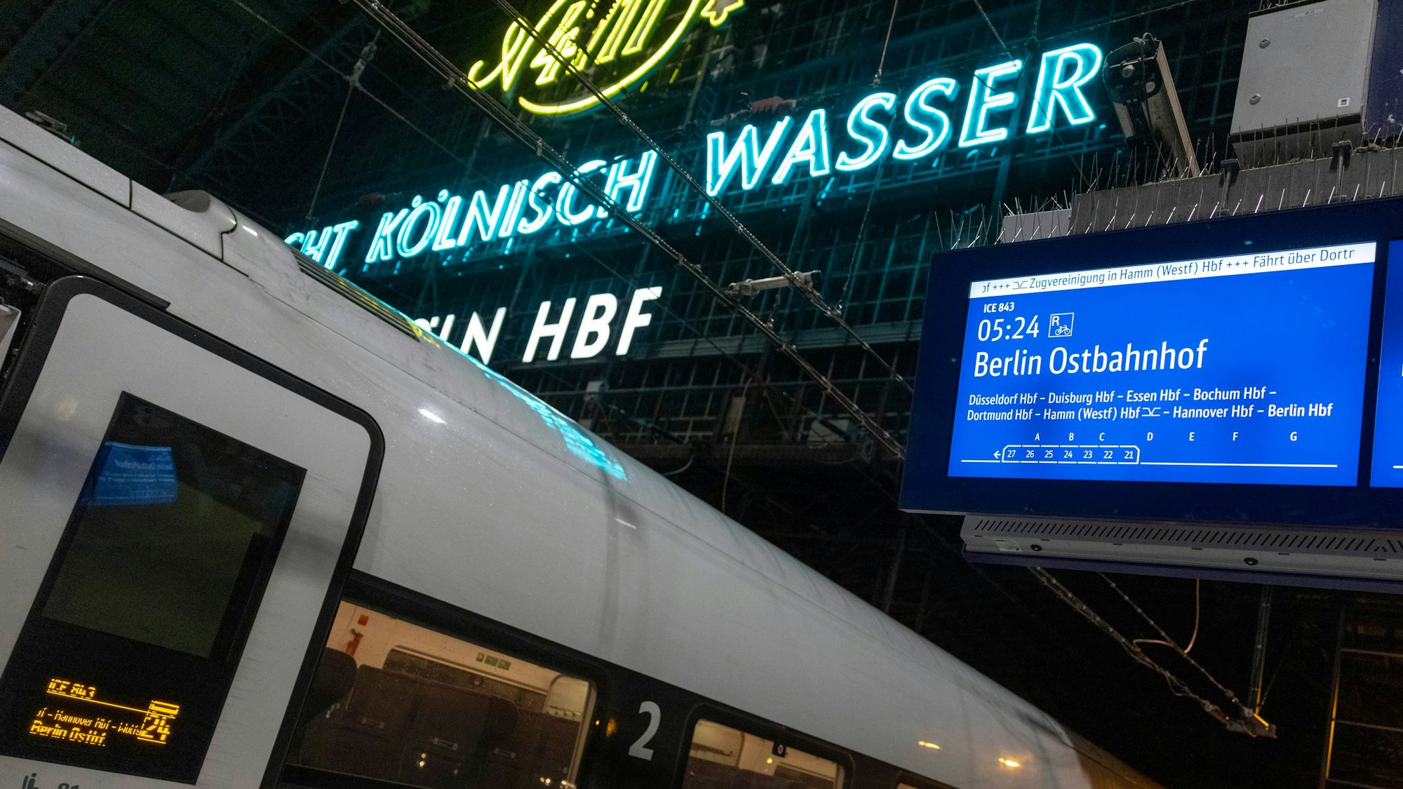 Stillstand auch häufig am Hauptbahnhof Köln: Die Lokführer-Gewerkschaft GDL bestreikt seit der Nacht zu Mittwoch die Deutsche Bahn. (Archivbild)