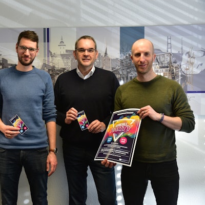 Keine Weiberfastnachtsparty mehr auf dem Siegburger Markt, stattdessen in der Gesamtschul-Mensa: Thomas Dammig (links), Max Becker, Stefan Rosemann und  Matthias Bamberger haben das neue Konzept vorgestellt.