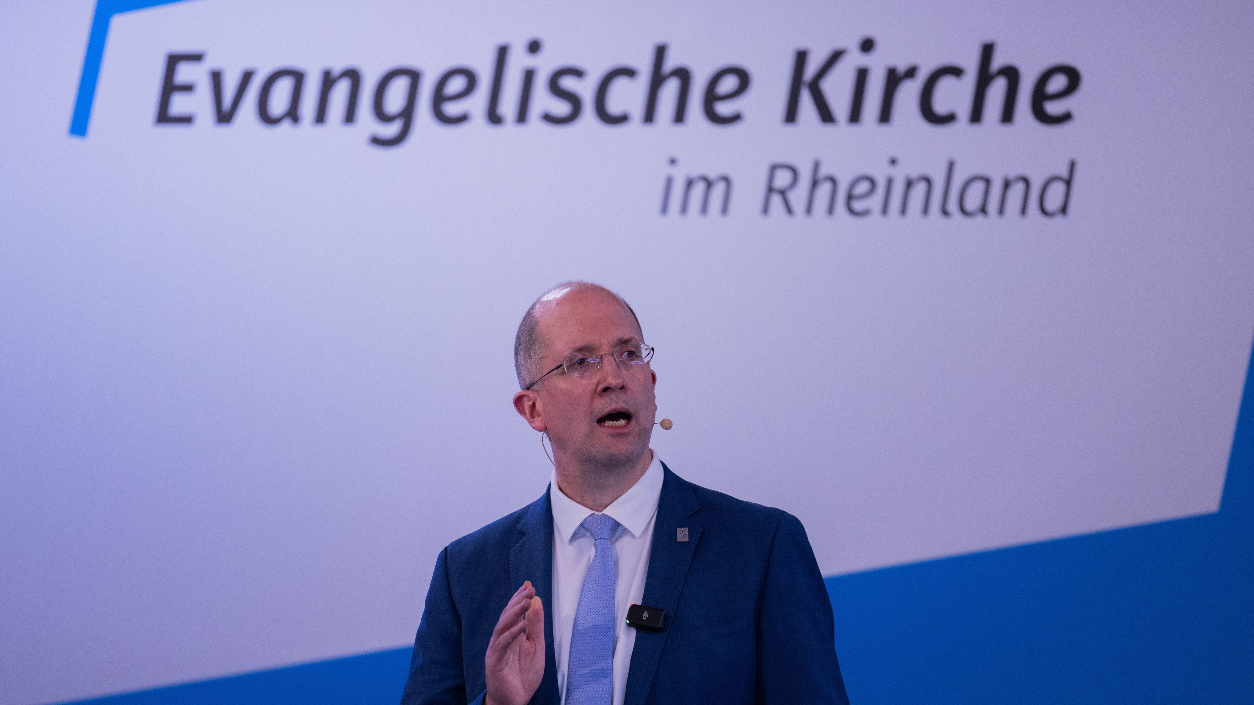 Thorsten Latzel, Präses der Evangelischen Kirche im Rheinland, spricht bei der Synode der Evangelischen Kirche im Rheinland.