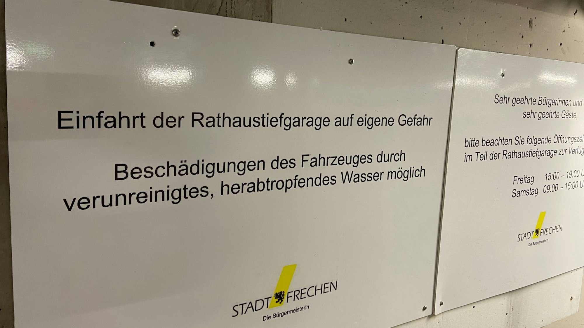 Auf dem Bild ist ein Warnschild zu sehen.