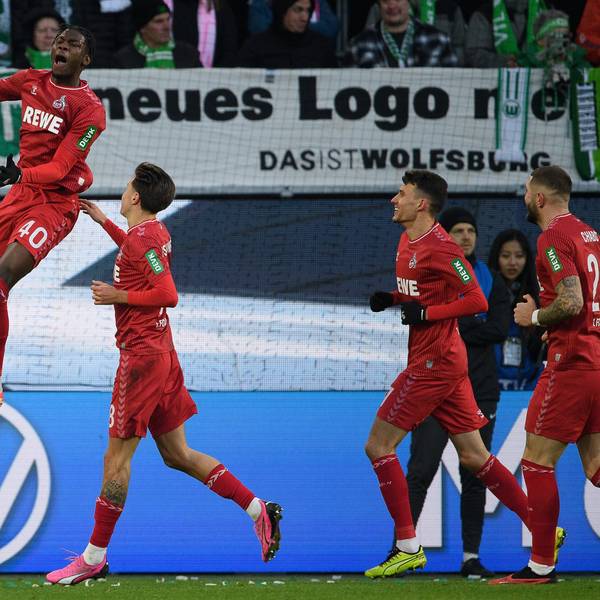 Kölns Faride Alidou (l) jubelt nach seinem Tor zum 0:1.