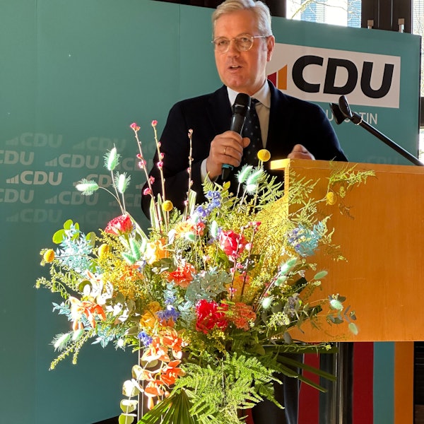 Norbert Röttgen beim Neujahrsempfang der CDU Sankt Augustin am Rednerpult.