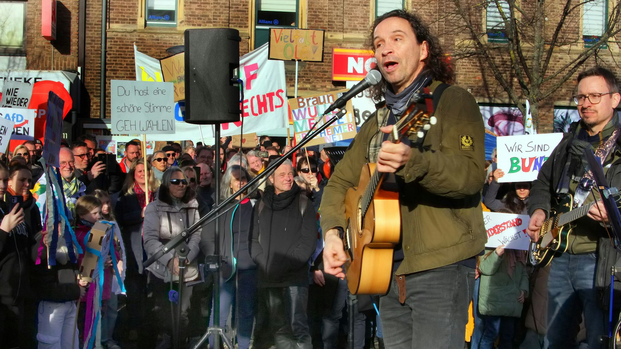 Auf dem Foto ist der Musiker Stephan Brings zu sehen.