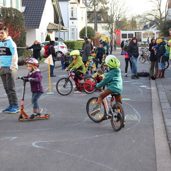 Beim Fahrradfest auf der Vischeringstraße gabe es Info- und Aktionsstände.