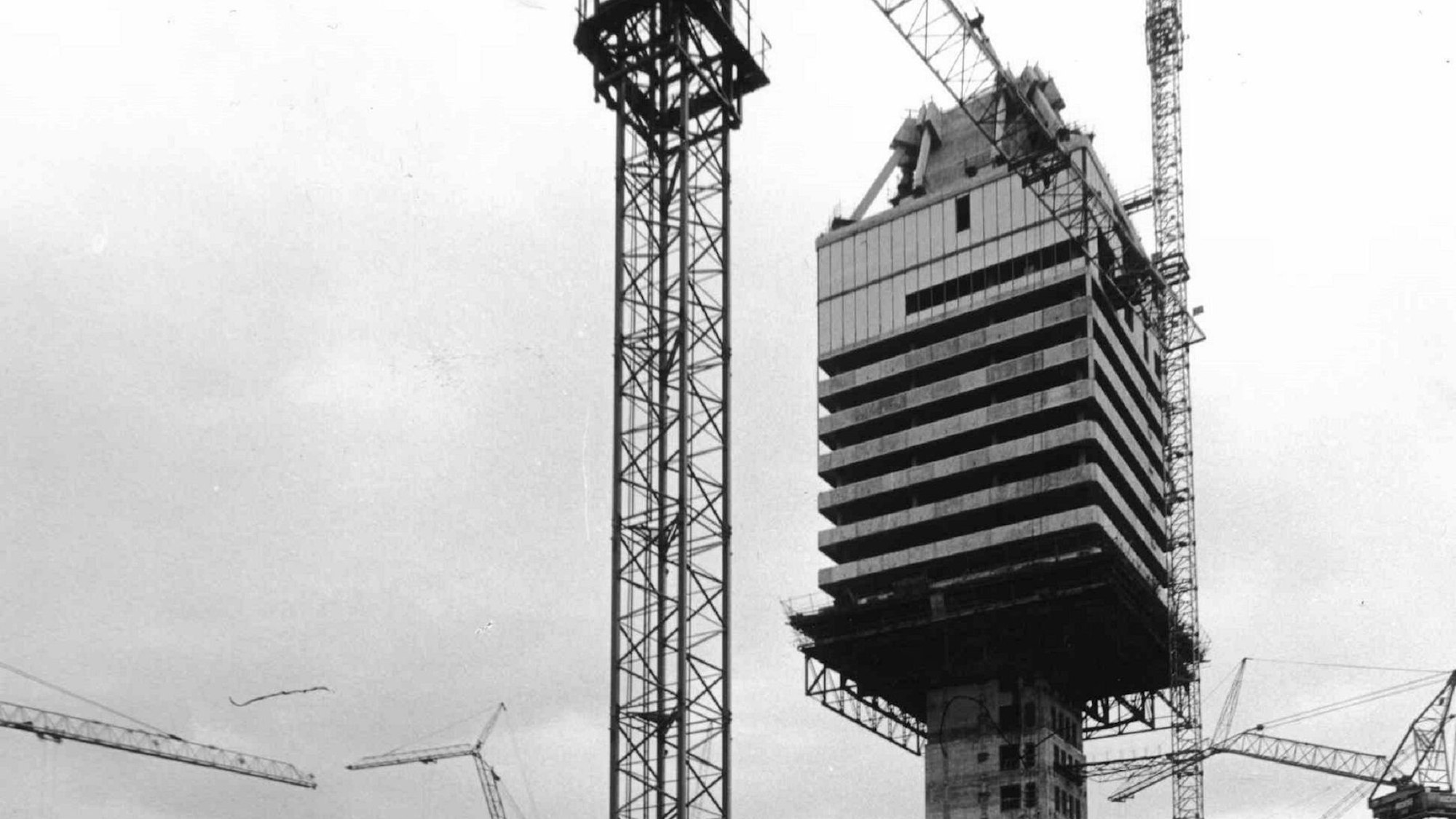 Der Rohbau des Deutschlandfunks im Mai 1975.