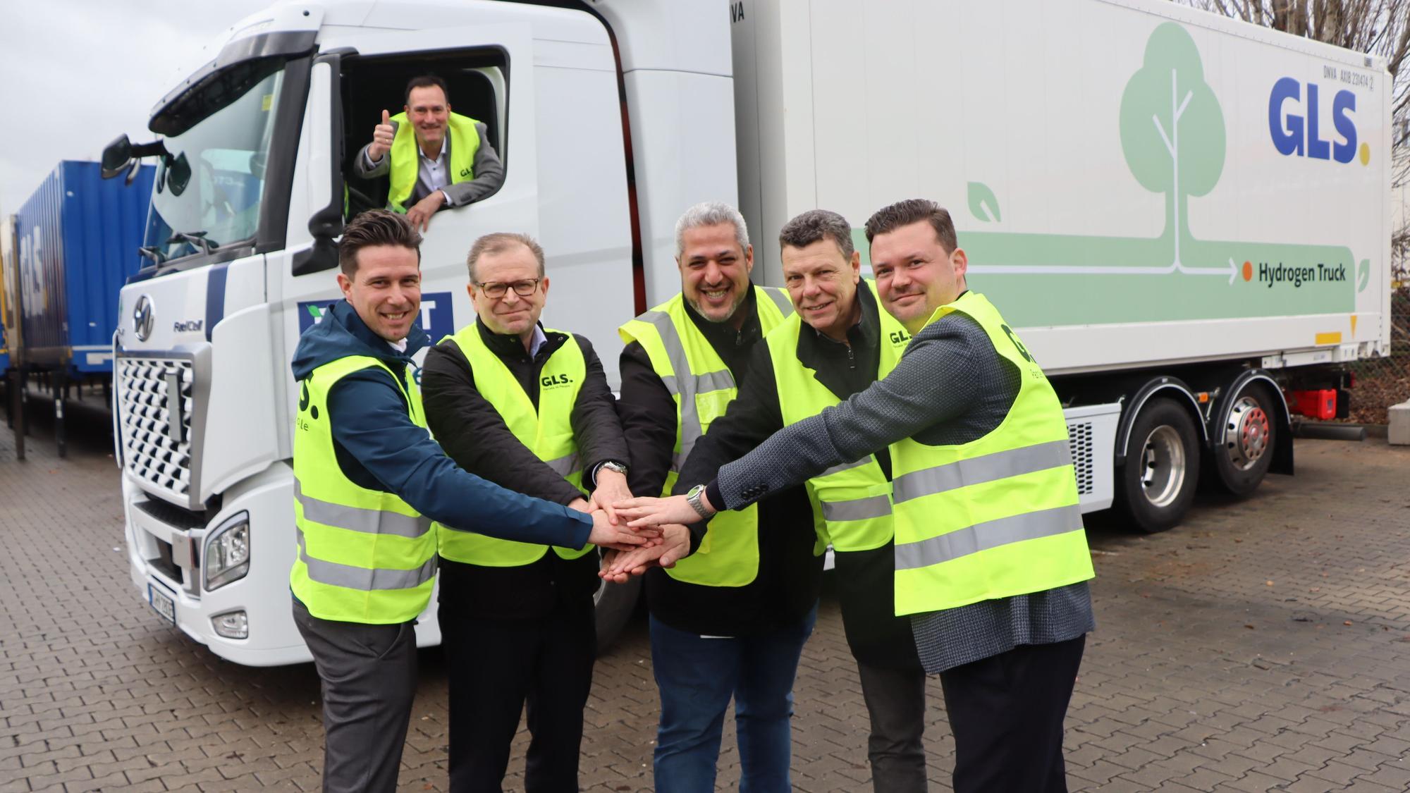 Mit einem durch Wasserstoff angetriebenen Lastwagen startet GLS in Bornheim in eine neue Zeit.