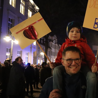 Zu sehen ist die Demonstration in Brühl.