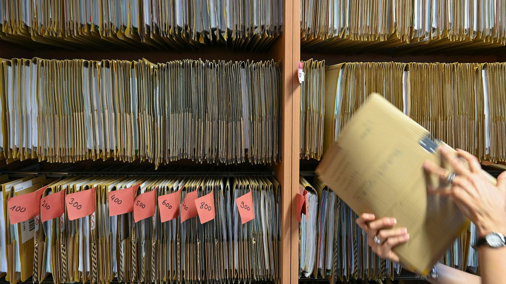 Digital ist hier wenig: So sieht es in vielen deutschen Behörden immer noch aus.