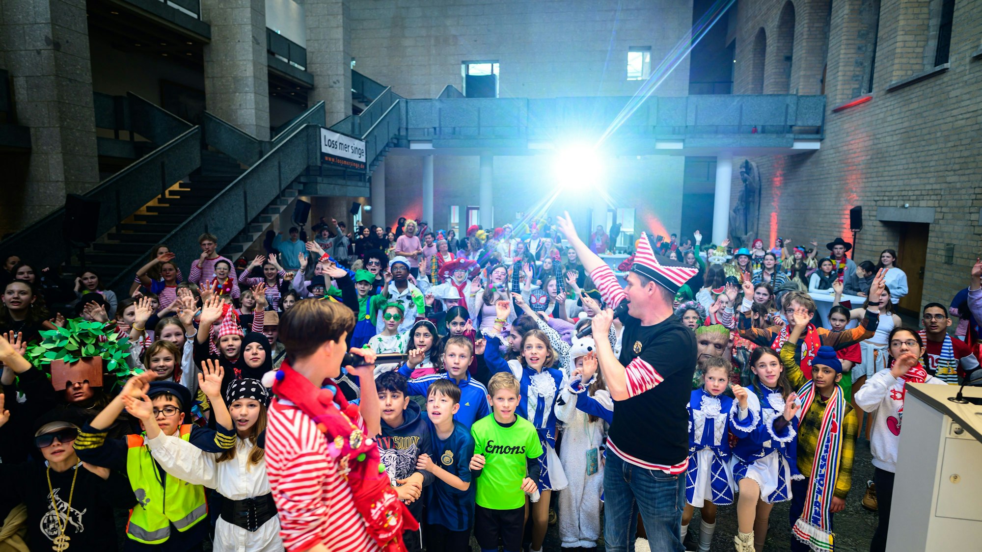 Loss mer singe im Rathaus