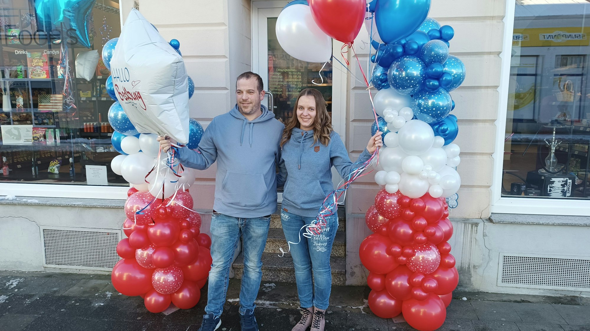 Damaris Skupke und Marc Schiffer haben ein neues Geschäft in der Bedburger Innenstadt eröffnet