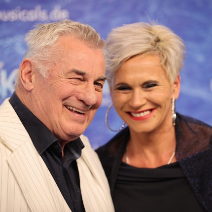 Heinz Hoenig und seine Frau Annika kommen zur Deutschlandpremiere des Disney-Musicals "Die Eiskönigin".