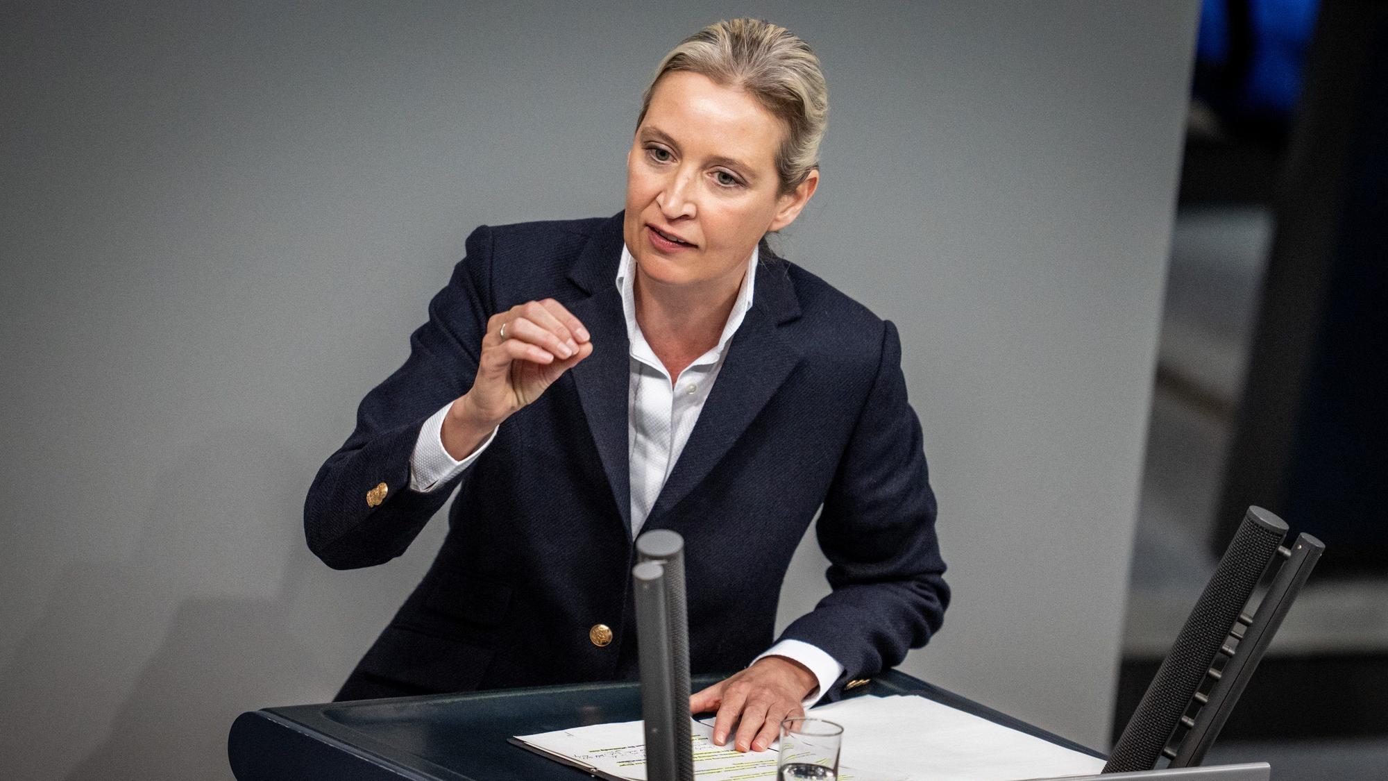 Alice Weidel, Fraktionsvorsitzende der AfD, spricht im Bundestag in der Generaldebatte zum Etat des Bundeskanzlers und des Bundeskanzleramts. Ihr Beitrag schlägt hohe Wellen.