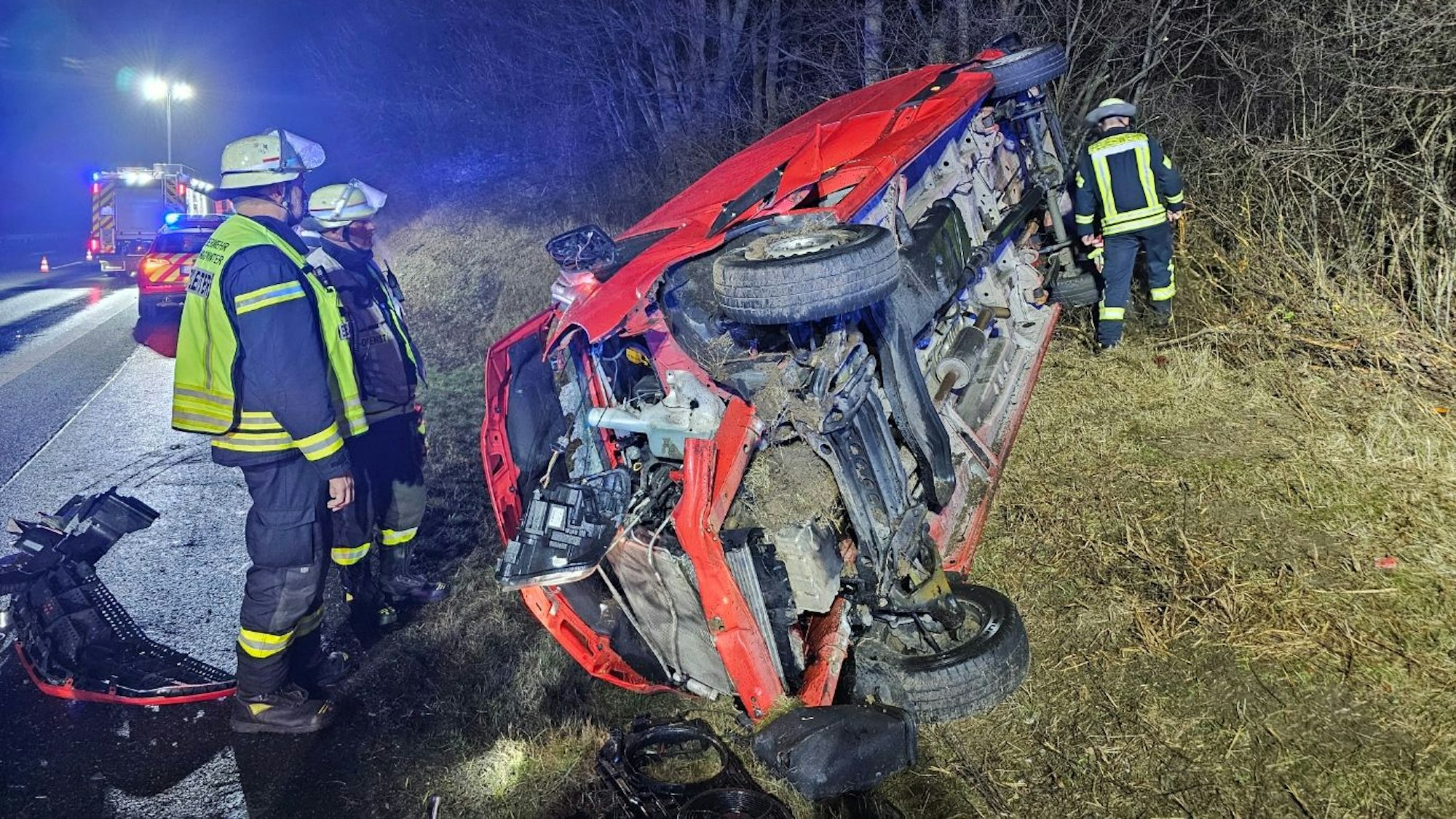 Der Sprinter und ein SUV hatten sich überschlagen